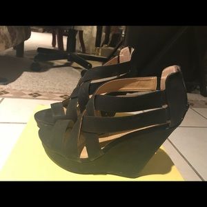 Black Wedges